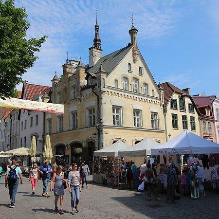 Tallinn City Apartments - Town Hall Square Exterior photo